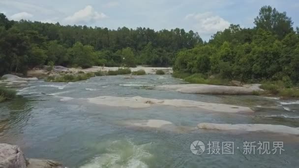 急流瀑布山河流水视频