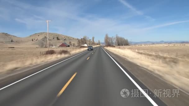 干燥的冬季北加州高速公路视频