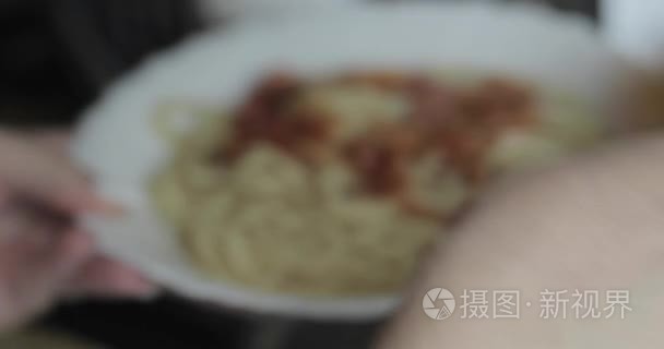 意大利面食的调味肉视频