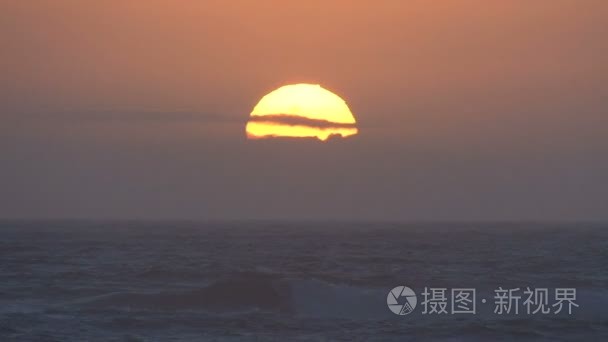 大太阳在俄勒冈海岸波浪视频