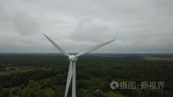 风力发电机的北堡垒利耶帕亚拉脱维亚波罗的海海边航拍无人机顶视图 4 k 到视频