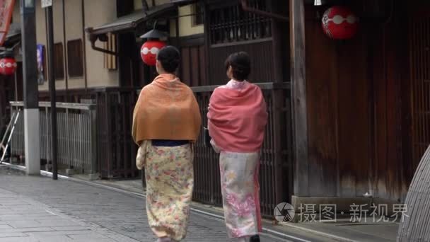 日本女孩穿传统和服视频