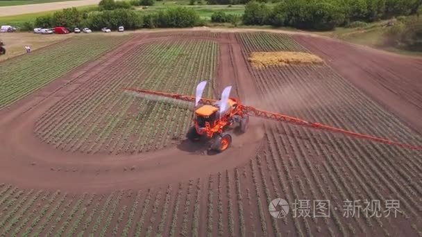 农业喷雾器浇水植物在农业领域。饲养业