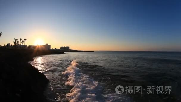 在地中海夕阳和海面波浪视频
