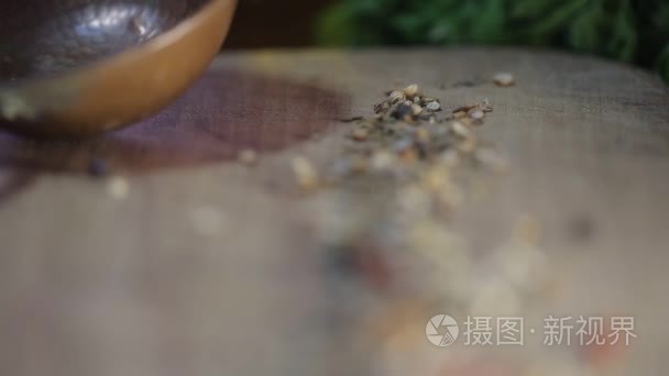 相机上香料特写移动焦点视频