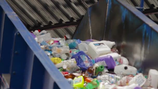 塑料回收容器碎纸机垃圾破碎机视频