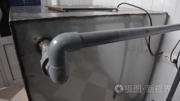 水净化系统的巨型金属容器视频