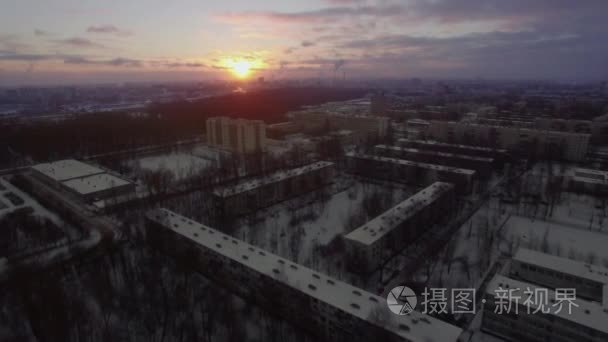 冬天在日出的空中城市视图。圣彼得堡，俄罗斯