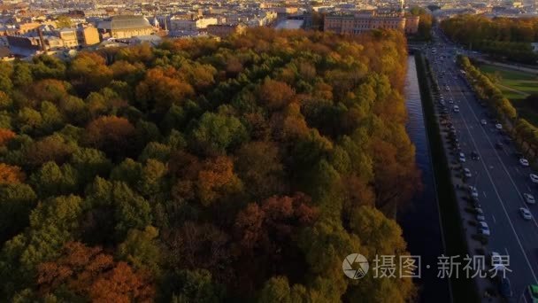 俄罗斯，圣彼得堡，2017 年 10 月 21 日： 夏天花园鸟瞰图