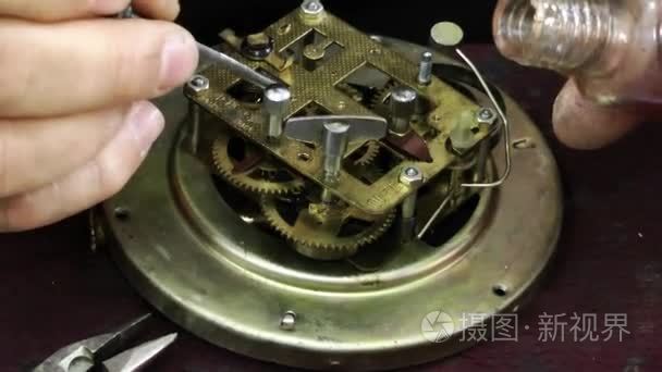 旧工艺钟表机械修理视频