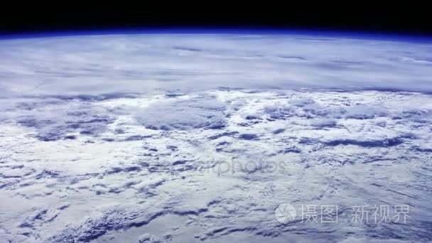 地球从太空旋转视频