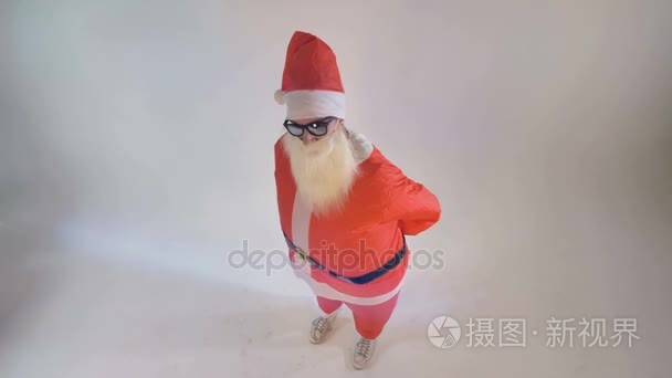 圣诞老人背后隐藏着一份礼物视频