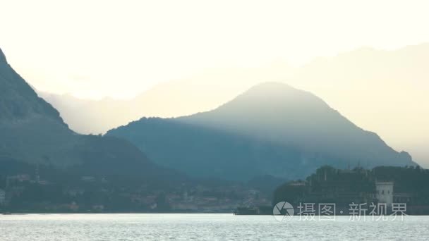 马焦雷湖和山脉  日出