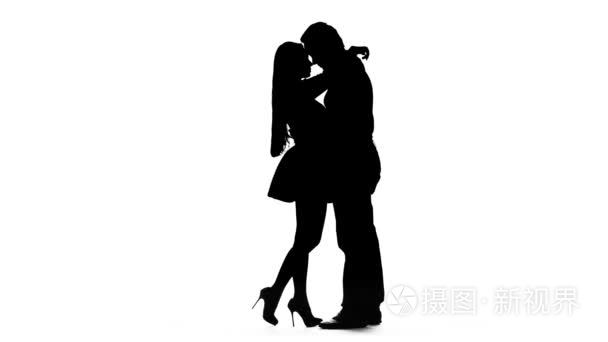 一对情侣接吻.白色背景.剪影短视频