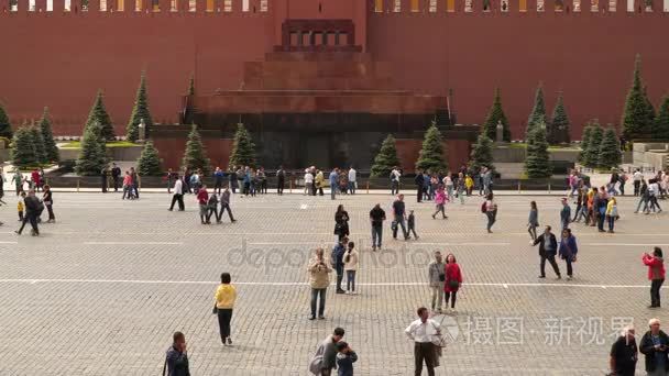 莫斯科红场陵墓前的游客视频