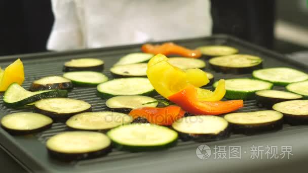 厨师用蔬菜烘焙床单视频