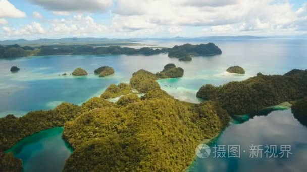 鸟瞰图热带环礁湖 大海 沙滩。热带小岛。锡亚高，菲律宾视频