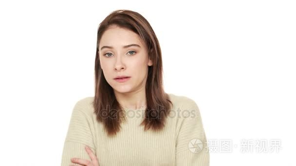 紧张的女性肖像30s 与奥本头发担心的东西与神经质的面部表情试图决定