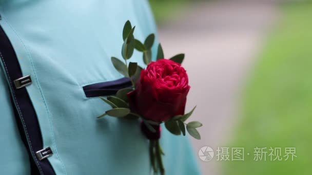 胸花从玫瑰在婚礼证人衬衫视频