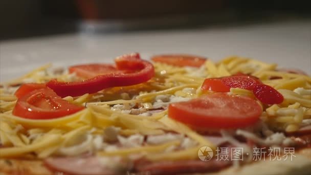 厨师手做意大利比萨视频