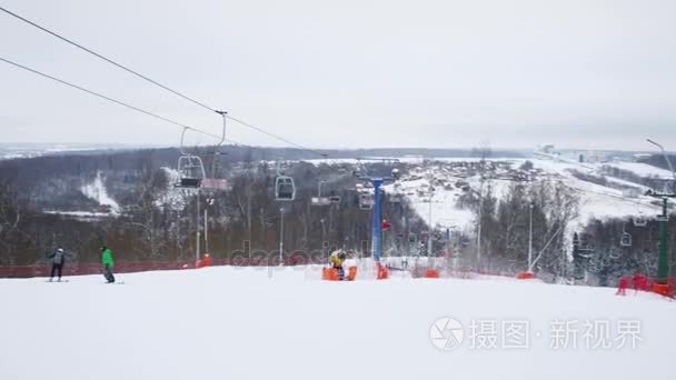 滑降滑雪运动场馆冬季索道视频