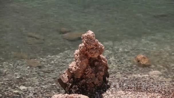 阿芙罗狄蒂的水池, 岩石海滩高峭壁蓝天和海, 海海岸与岩石, 没人