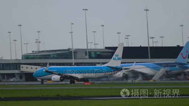 Klm 航空公司波音737-9k2 从阿姆斯特丹机场起飞