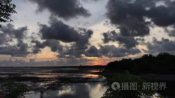 印尼巴厘岛梦岛热带海滩日落