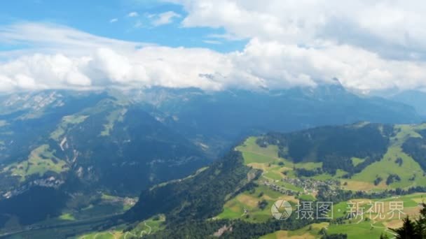 夏季瑞士美丽山脉全景视频