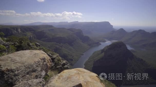 华丽的布莱德河河峡谷畔视频