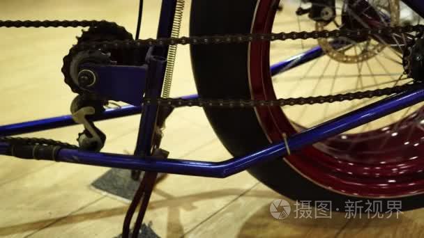 系统驱动大车轮改装自行车视频