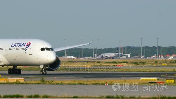 滑行波音787拉美航空公司