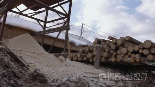 锯木厂木屑堆视频