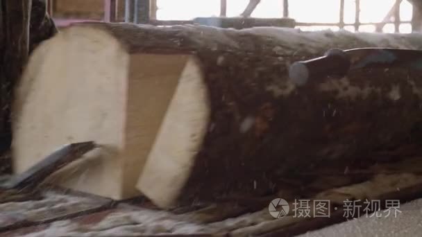 木匠管理工业锯木凳视频