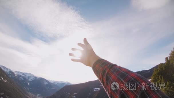 在雪地旅游视频