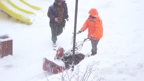 雪清除雪机视频