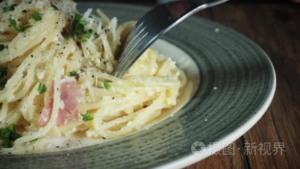 新鲜面食和海鲜视频