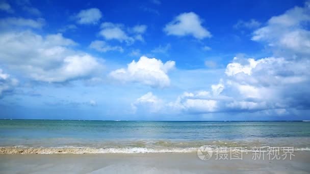 热带海和蓝天背景