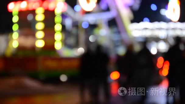 夜人公园娱乐街背景模糊视频