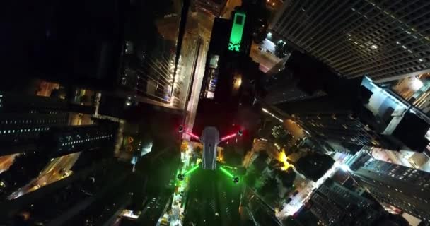 空中 无人机多转子动画在城市夜景上空的全景拍摄mp4格式视频下载 正版视频编号01mm8c 摄图新视界视频库 空中 无人机多转子动画在城市夜景上空的全景拍摄mp4格式视频下载 正版视频编号01mm8c 摄图新视界视频库