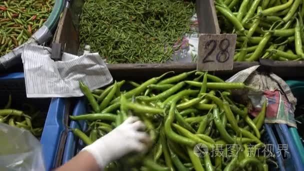 卖辣椒胡椒市场的摊位亚洲视频