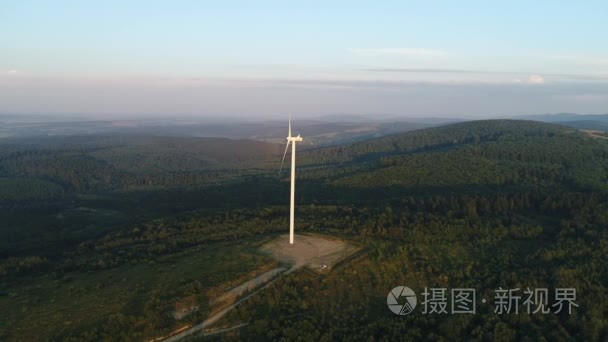 空中摄影来自高空的风力发电机视频