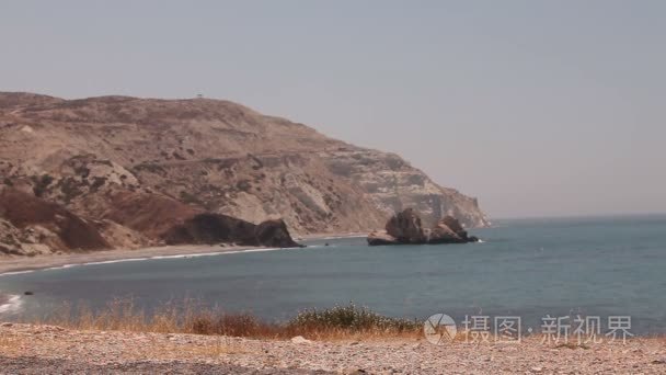 阿芙罗狄蒂的水池, 岩石海滩高峭壁蓝天和海, 海海岸与岩石, 没人视频