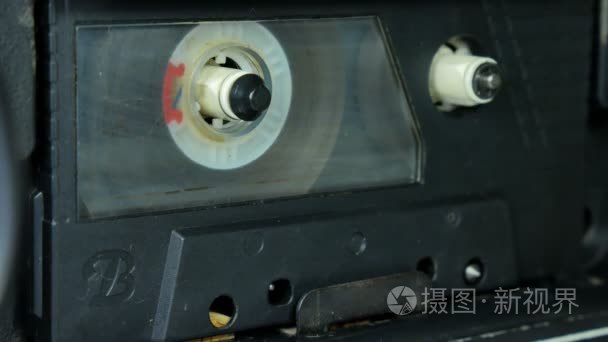 旧的录音盒卷轴播放视频