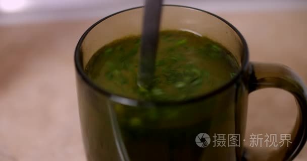 拌香草鸡汤视频