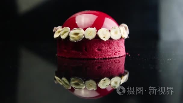 美味的麝香甜点用香蕉装饰视频