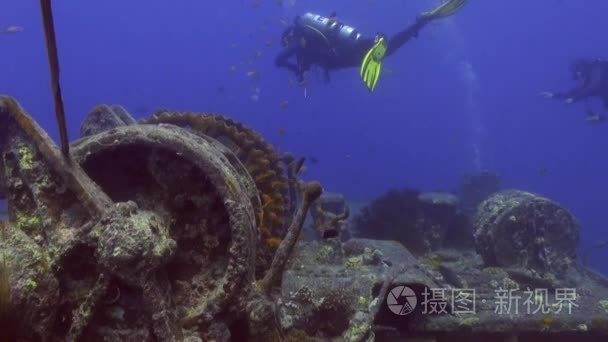 潜水近沉没船水下红海视频