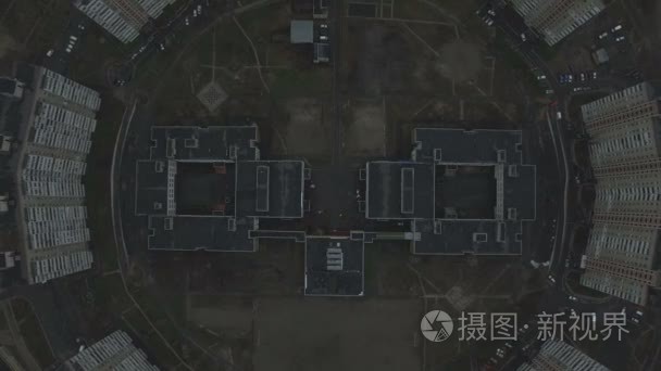 灰色苏联房屋模式的空中镜头。苏联相同的房子