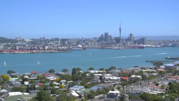 穿越 Aucklands 地平线的镜头