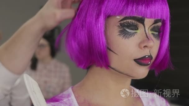 化妆师制作艺术化妆模型视频